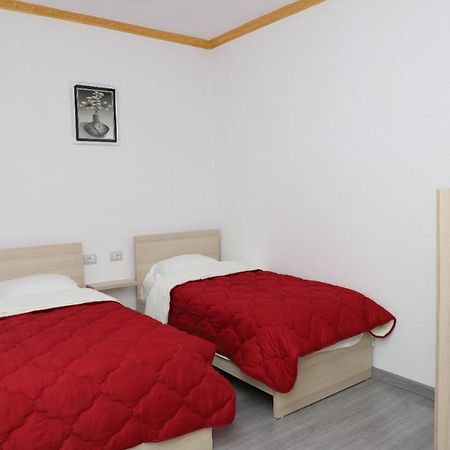 Comfort Apartment Berat Exterior photo