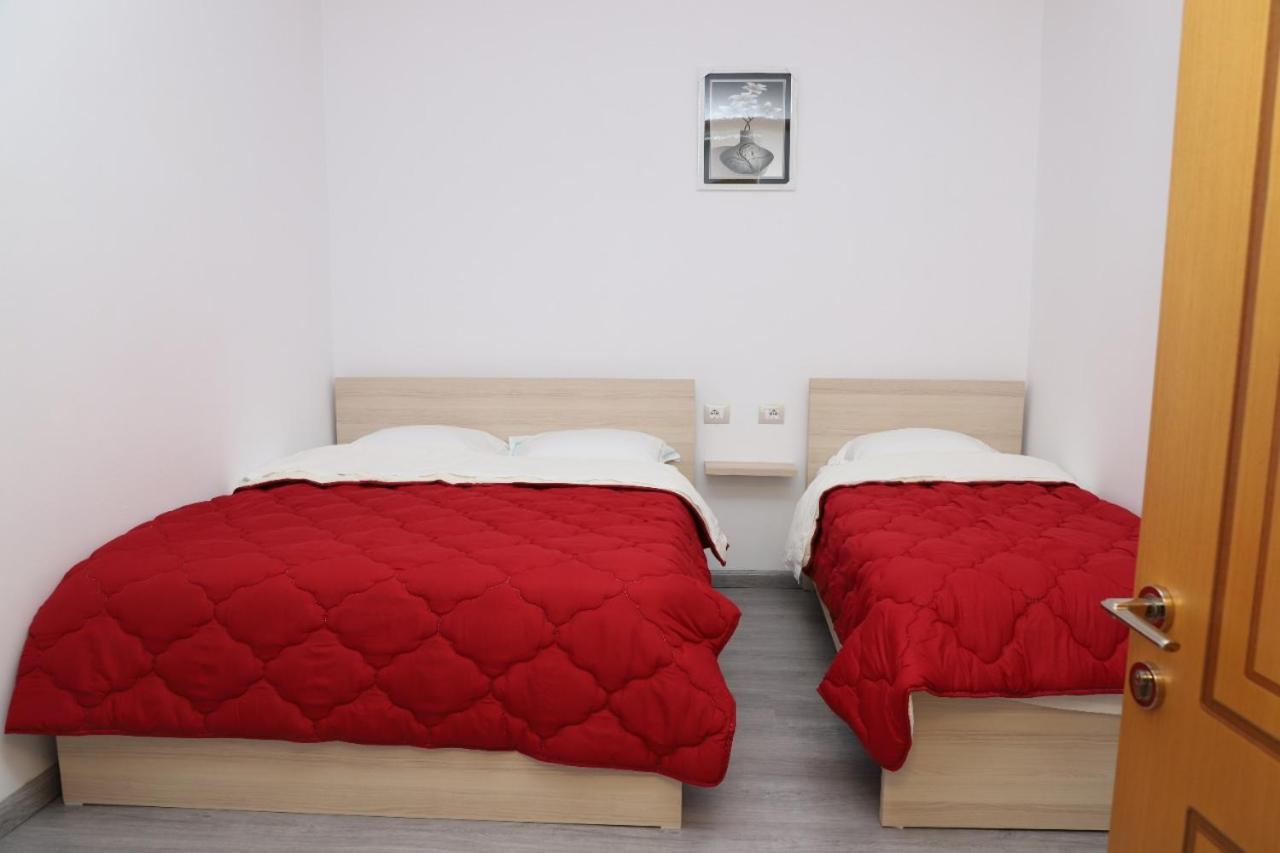 Comfort Apartment Berat Exterior photo
