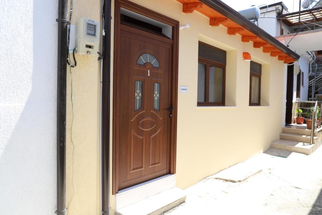 Comfort Apartment Berat Exterior photo